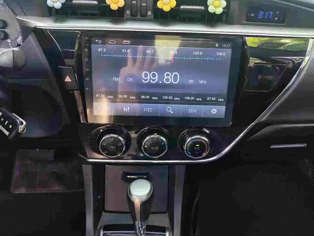 Toyota Corolla 2017 — фото 12