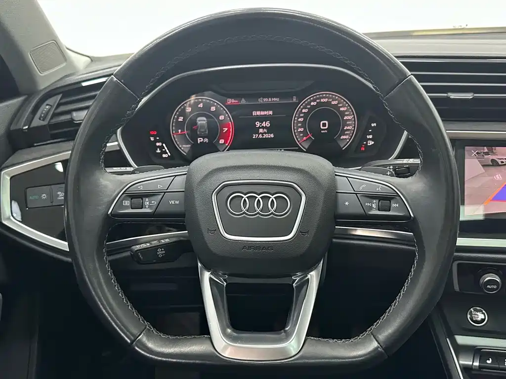 Audi Q3 2023 — фото 11