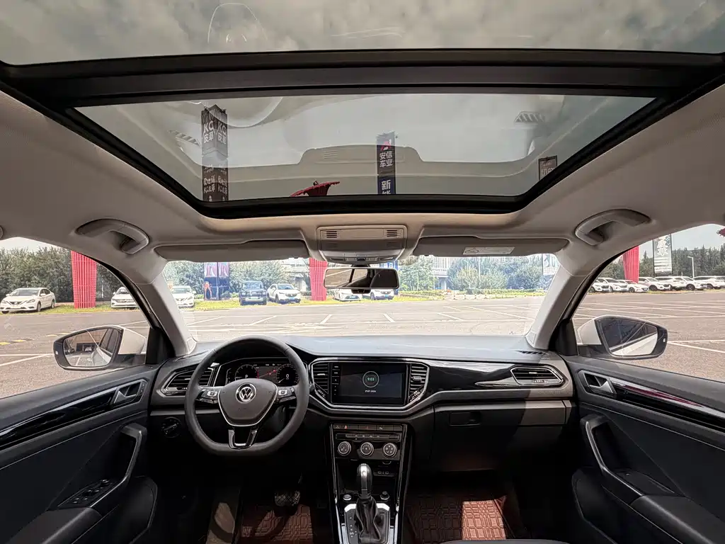 Volkswagen T-Roc 2023