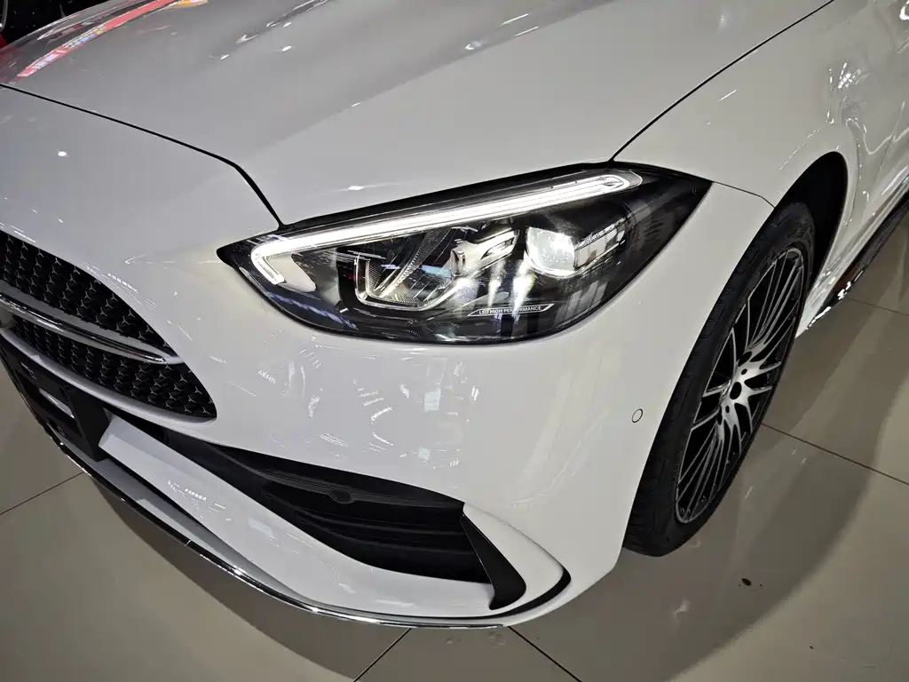 Mercedes-Benz C-Class 2023 — фото 19