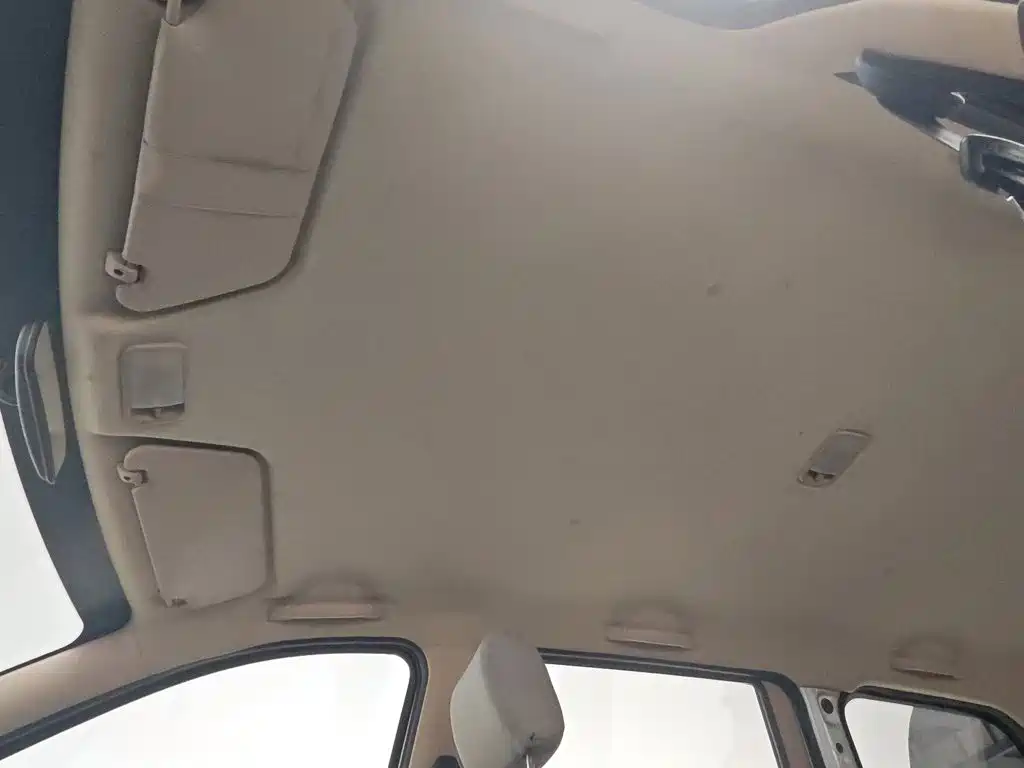 Wuling Hongguang 2015 — фото 14