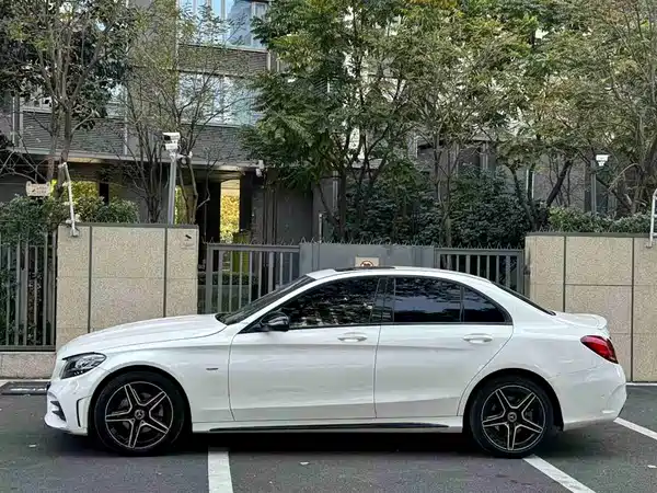 Mercedes-Benz C-Class 2021