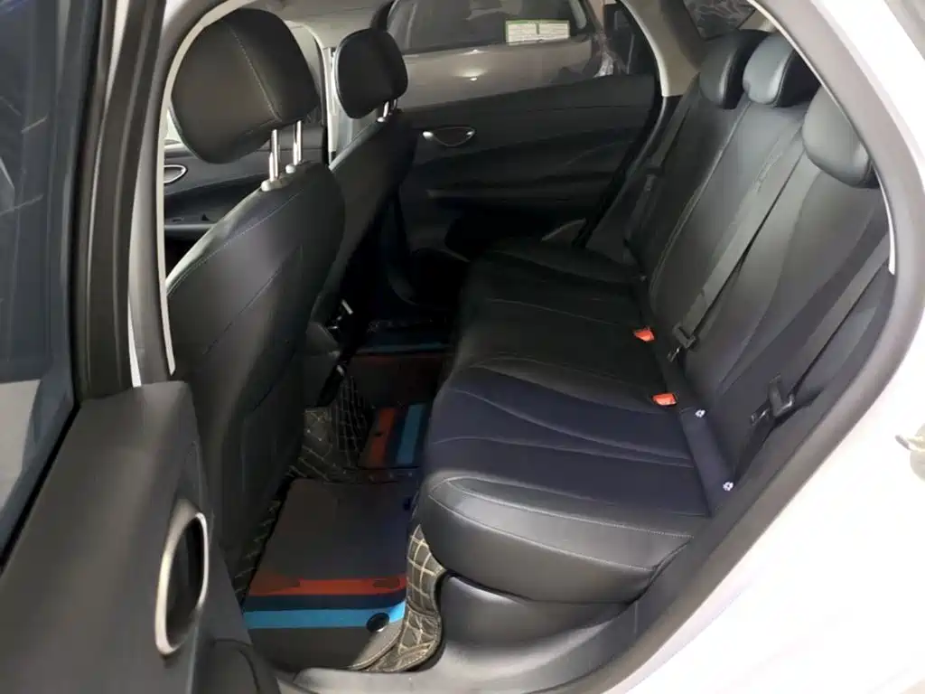 BYD Seal 05 DM-i 2025 — фото 17