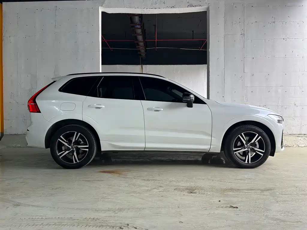 Volvo XC60 2021 — фото 4
