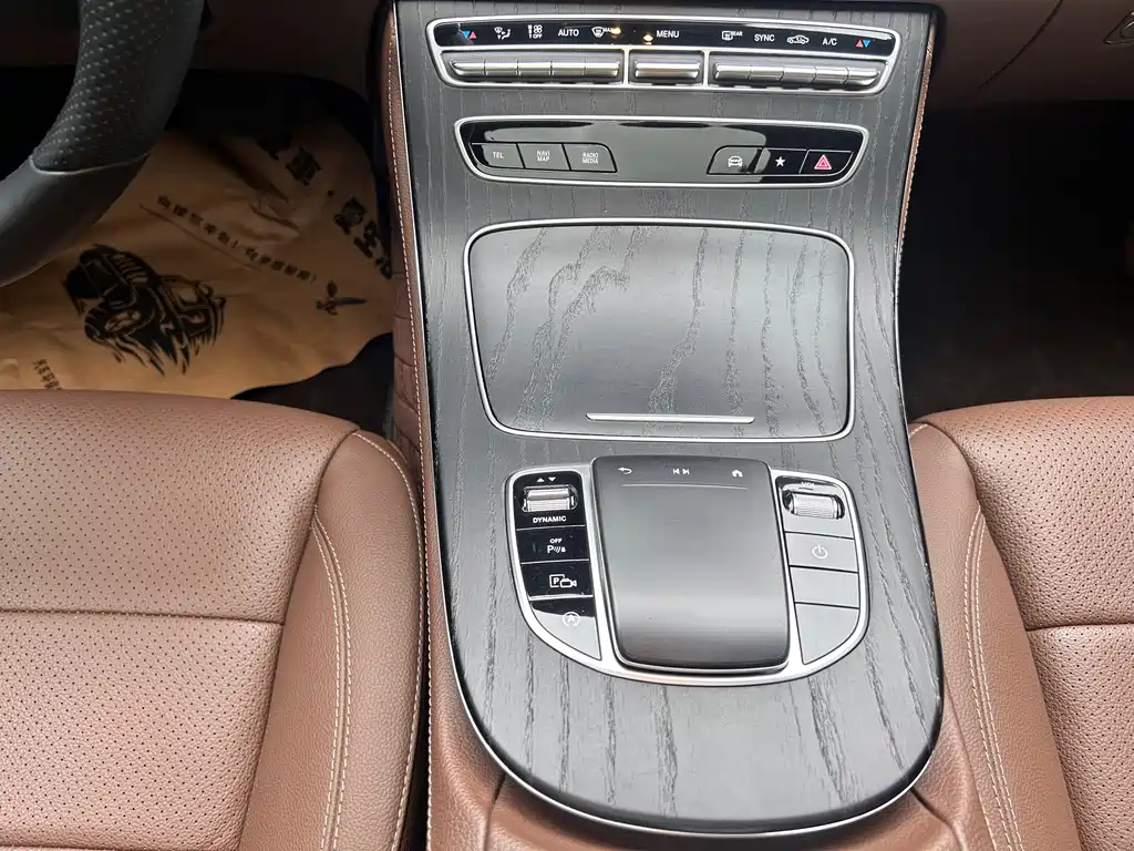 Mercedes-Benz E-Class 2020 — фото 19