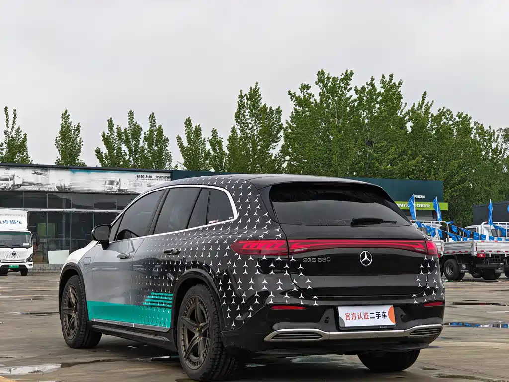 Mercedes-Benz EQS SUV 2023 — фото 5