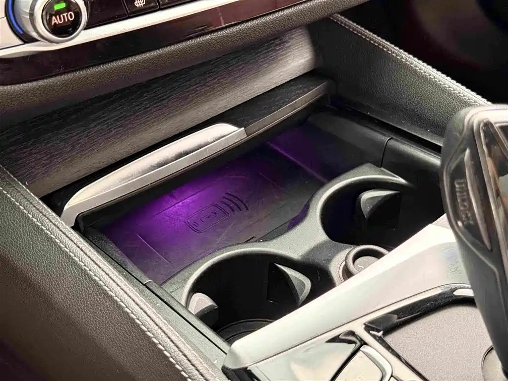 BMW 5 Series New Energy 2021 — фото 23