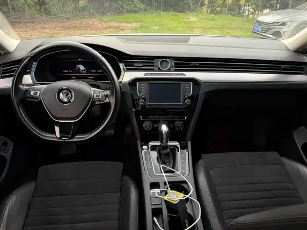 Volkswagen Viloran 2017
