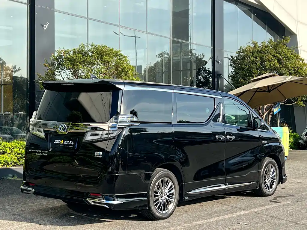 Toyota Vellfire 2022 — фото 9