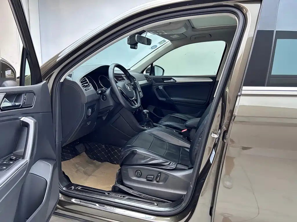 Volkswagen Tiguan L 2018 — фото 8