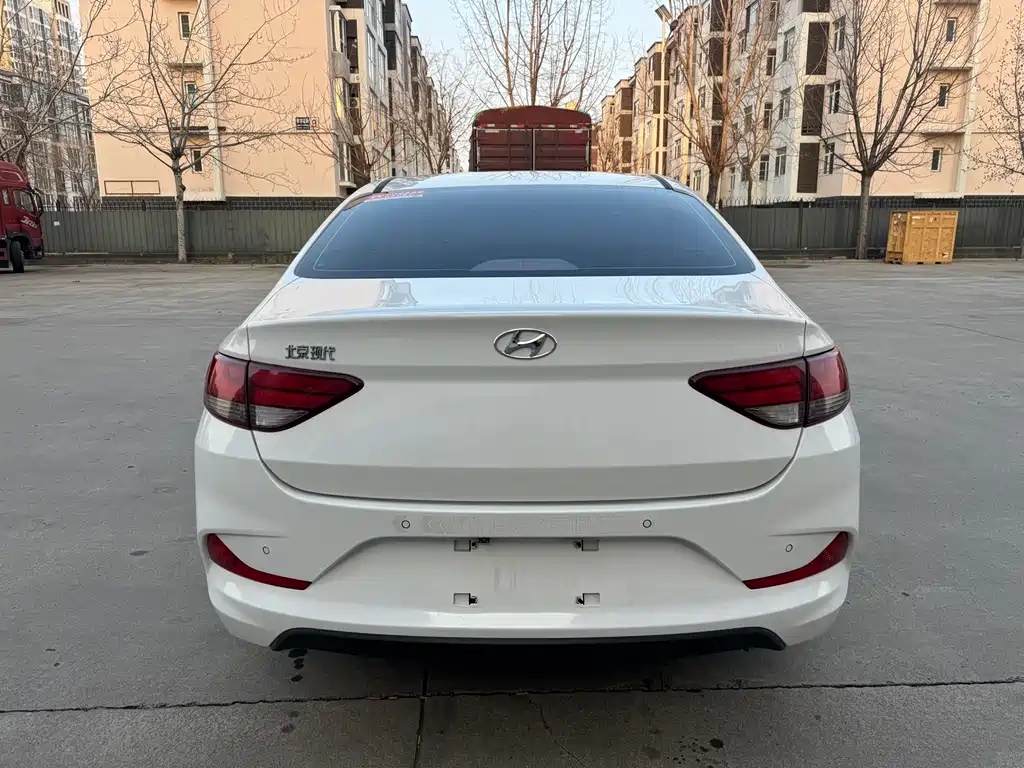 Hyundai Elantra 2021 — фото 14