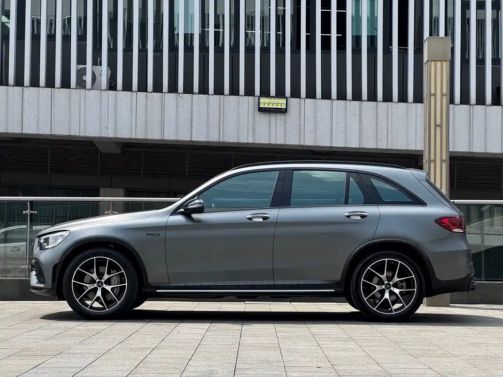Mercedes-Benz GLC AMG 2022 — фото 4