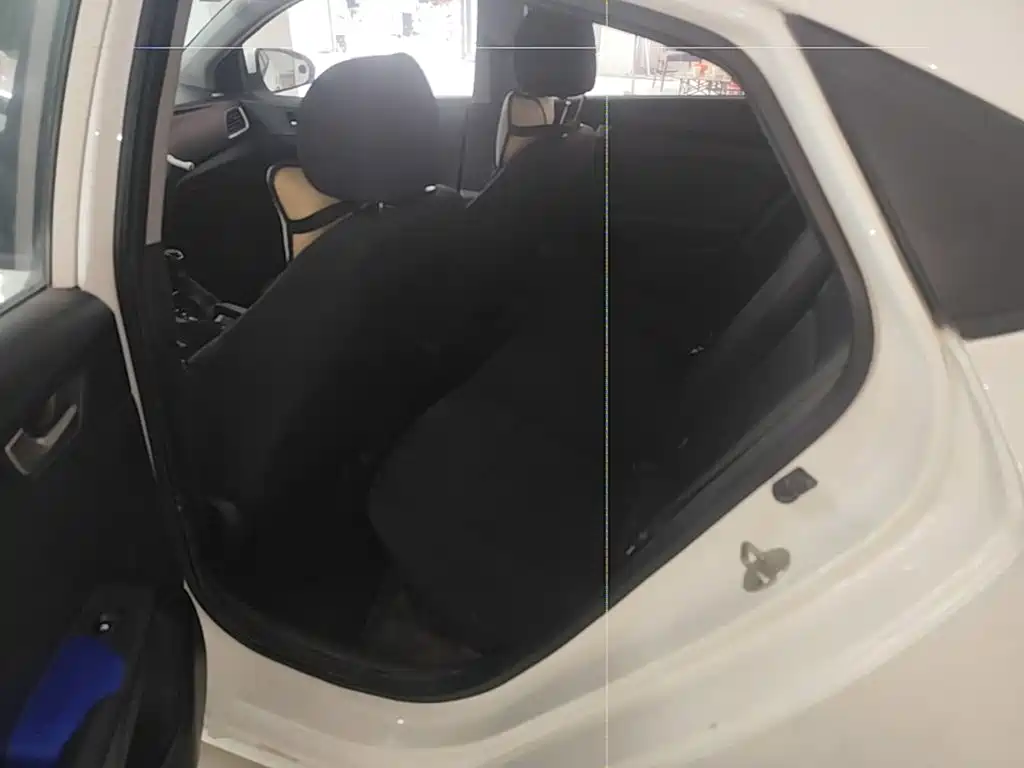 Hyundai Verna 2017 — фото 13