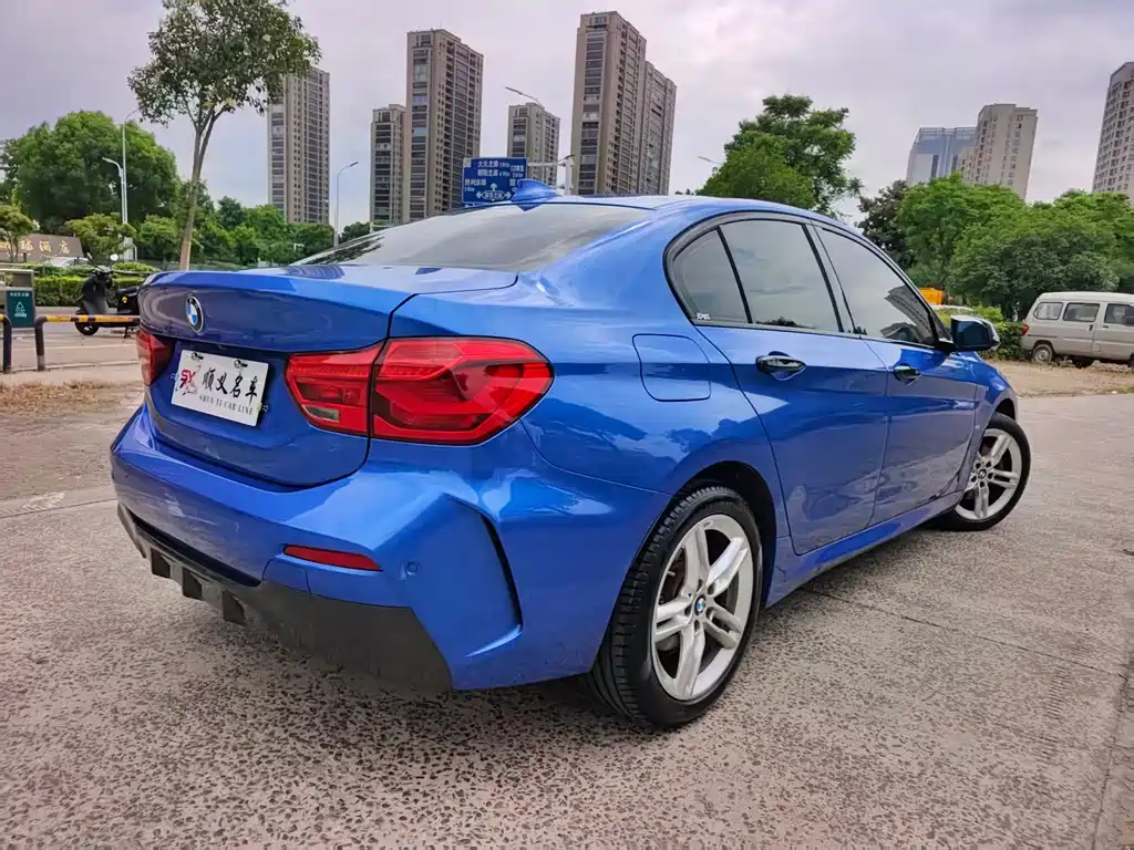 BMW 1 Series 2019 — фото 20