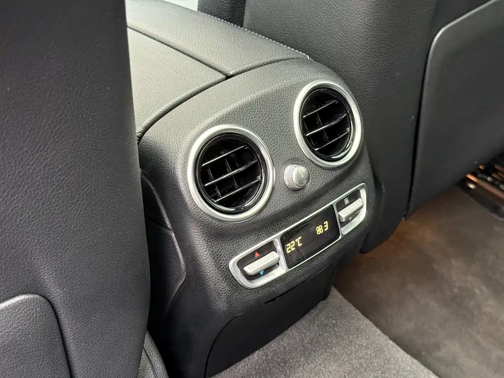 Mercedes-Benz C-Class 2018 — фото 13