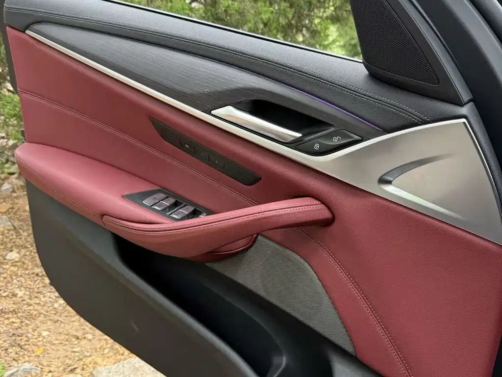 BMW 5 Series New Energy 2022 — фото 6
