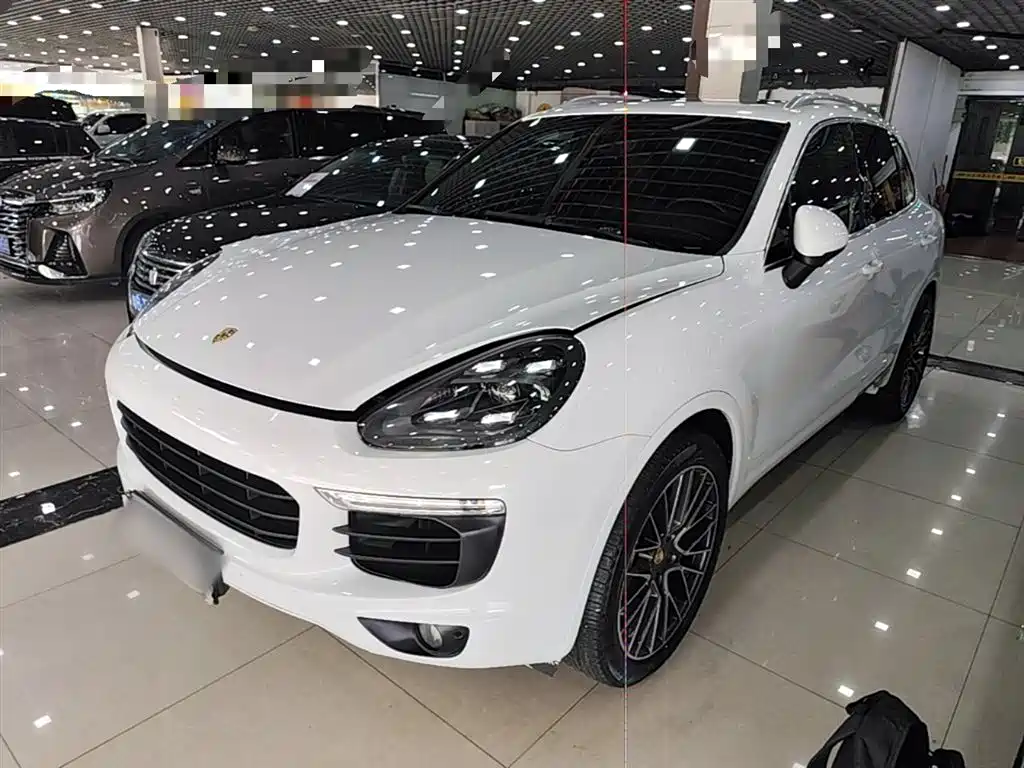 Porsche Cayenne 2015 — фото 1