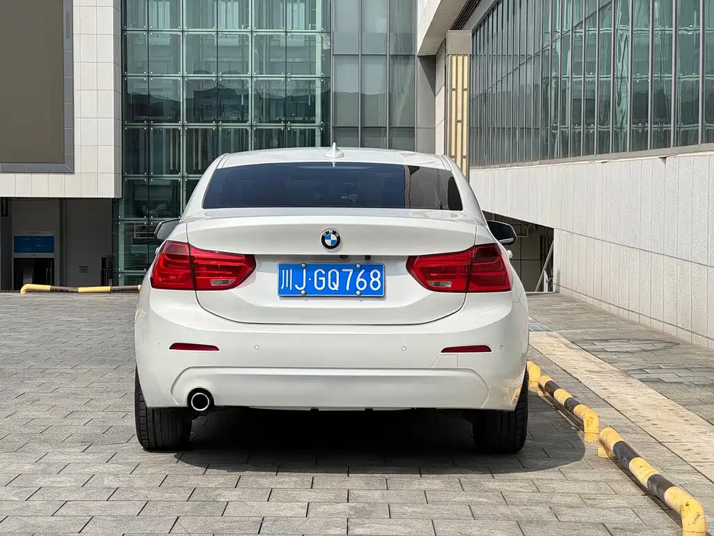 BMW 1 Series 2018 — фото 8