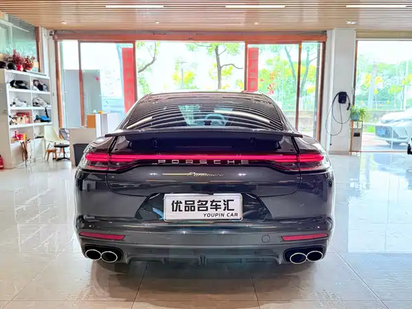 Porsche Panamera 2021