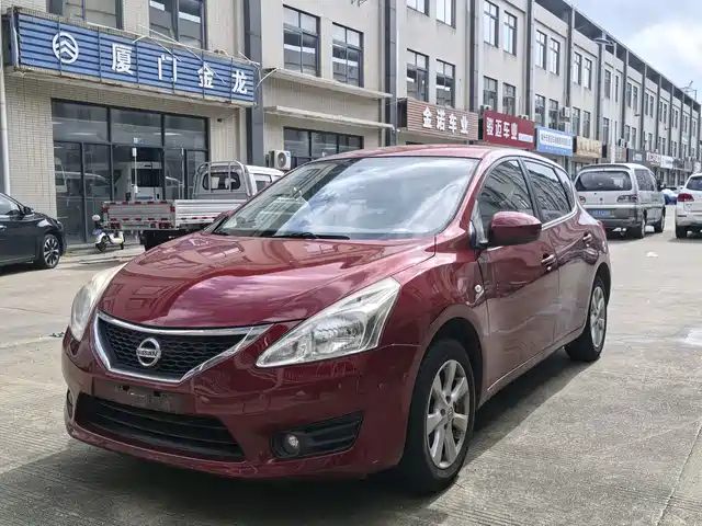 Nissan Tiida 2015