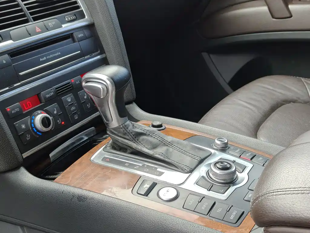Audi Q7 2015 — фото 16