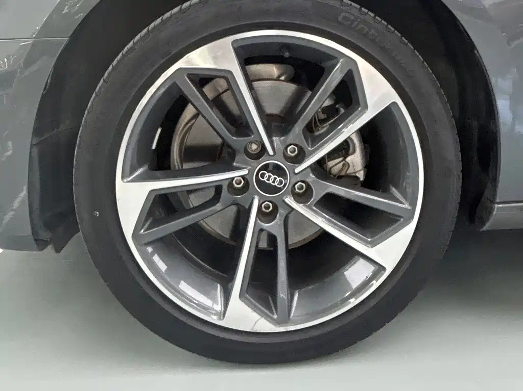 Audi A4L 2023