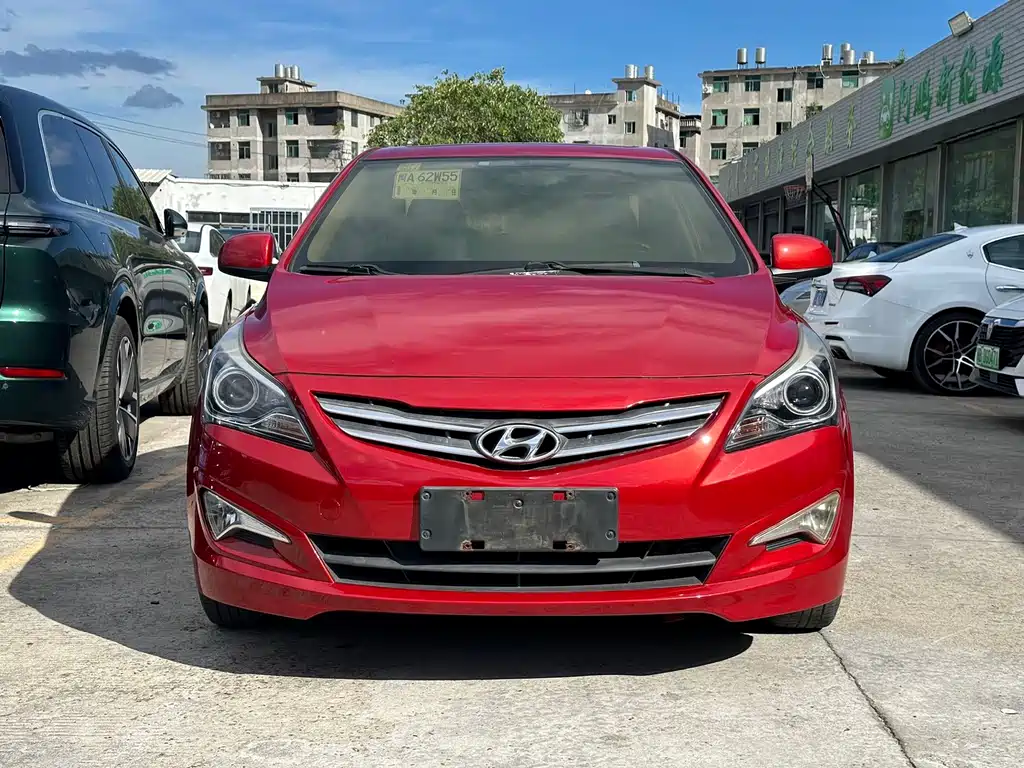 Hyundai Accent 2015 — фото 4