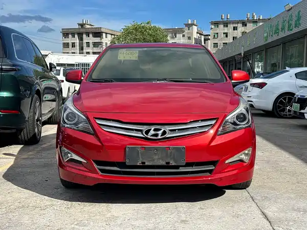 Hyundai Accent 2015