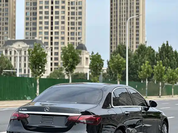 Mercedes-Benz E-Class 2022