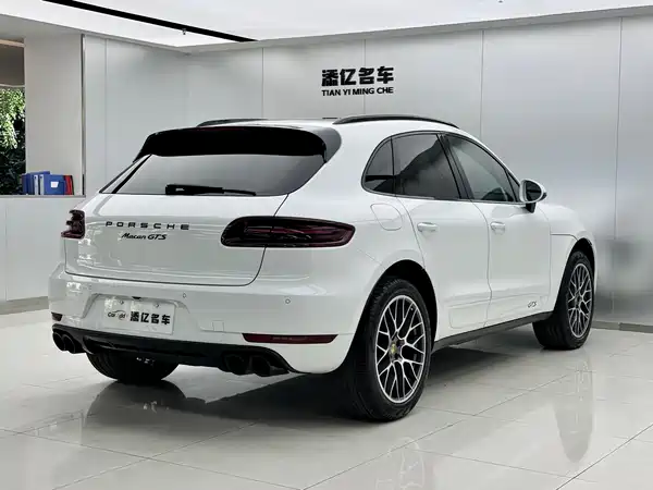 Porsche Macan 2016