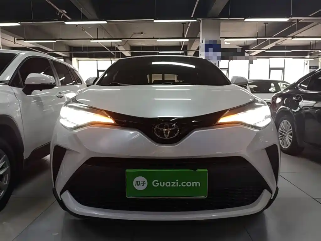 Toyota C-HR 2021 — фото 3