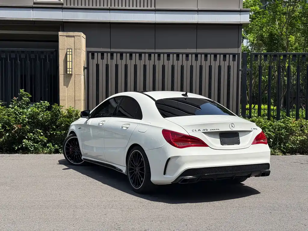 Mercedes-Benz CLA AMG 2015 — фото 4