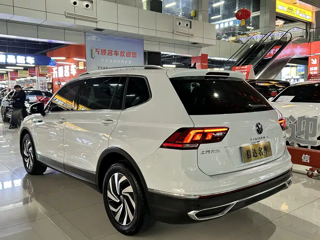 Volkswagen Tiguan L 2024 — фото 18