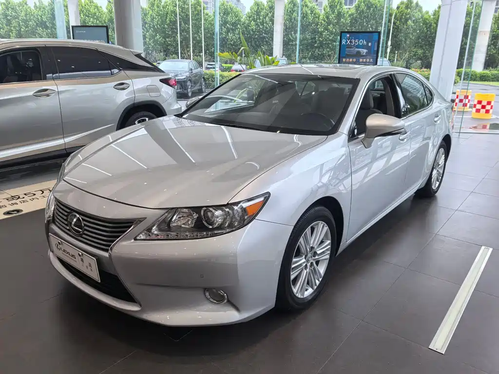 Lexus ES 2013