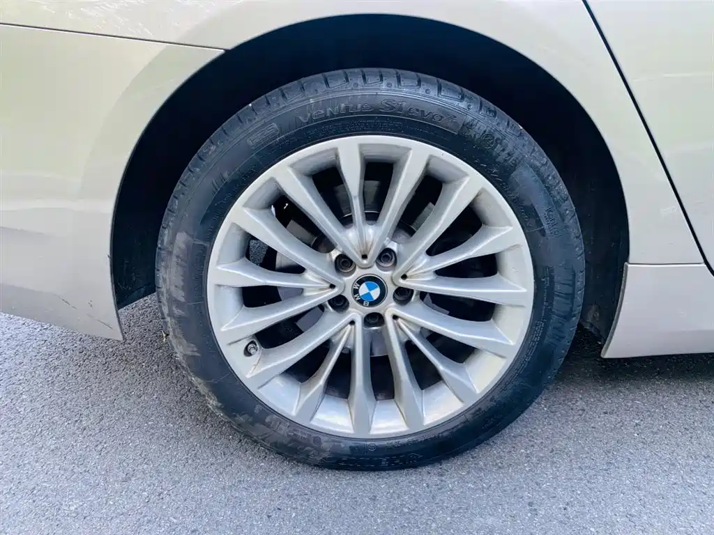BMW 5 Series 2023
