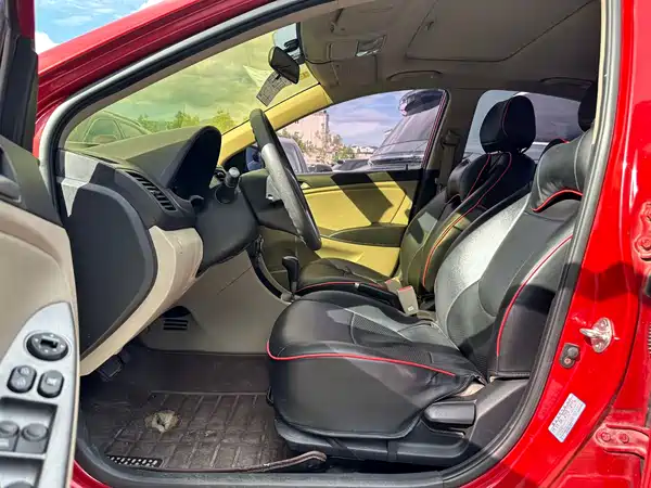 Hyundai Accent 2015