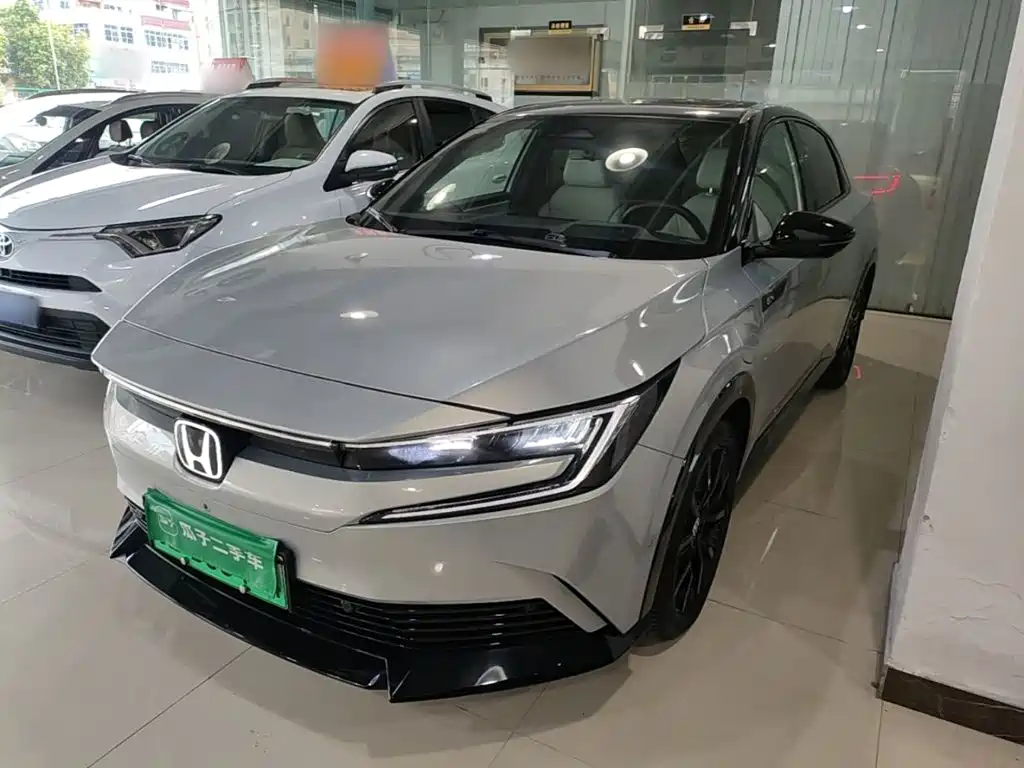 Honda e:NP2 2025 — фото 1
