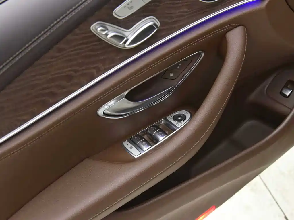 Mercedes-Benz E-Class 2021 — фото 10