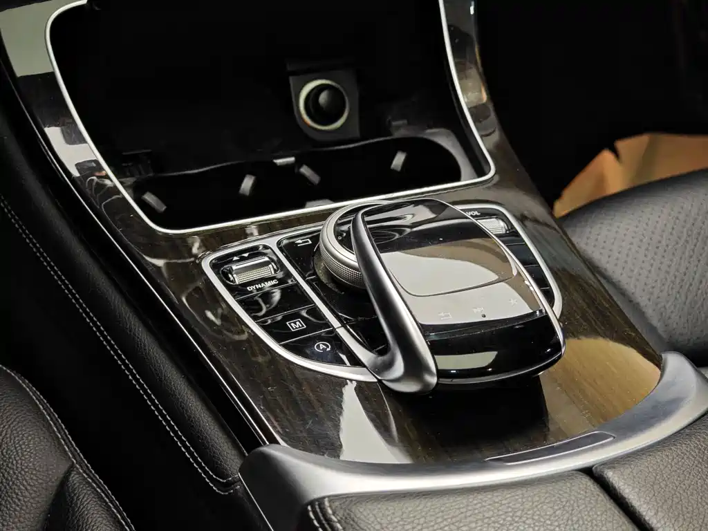 Mercedes-Benz GLC 2017 — фото 18