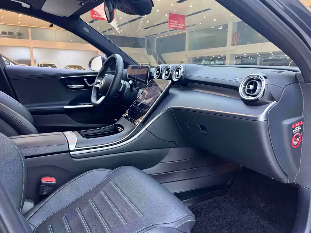 Mercedes-Benz C-Class 2023 — фото 15