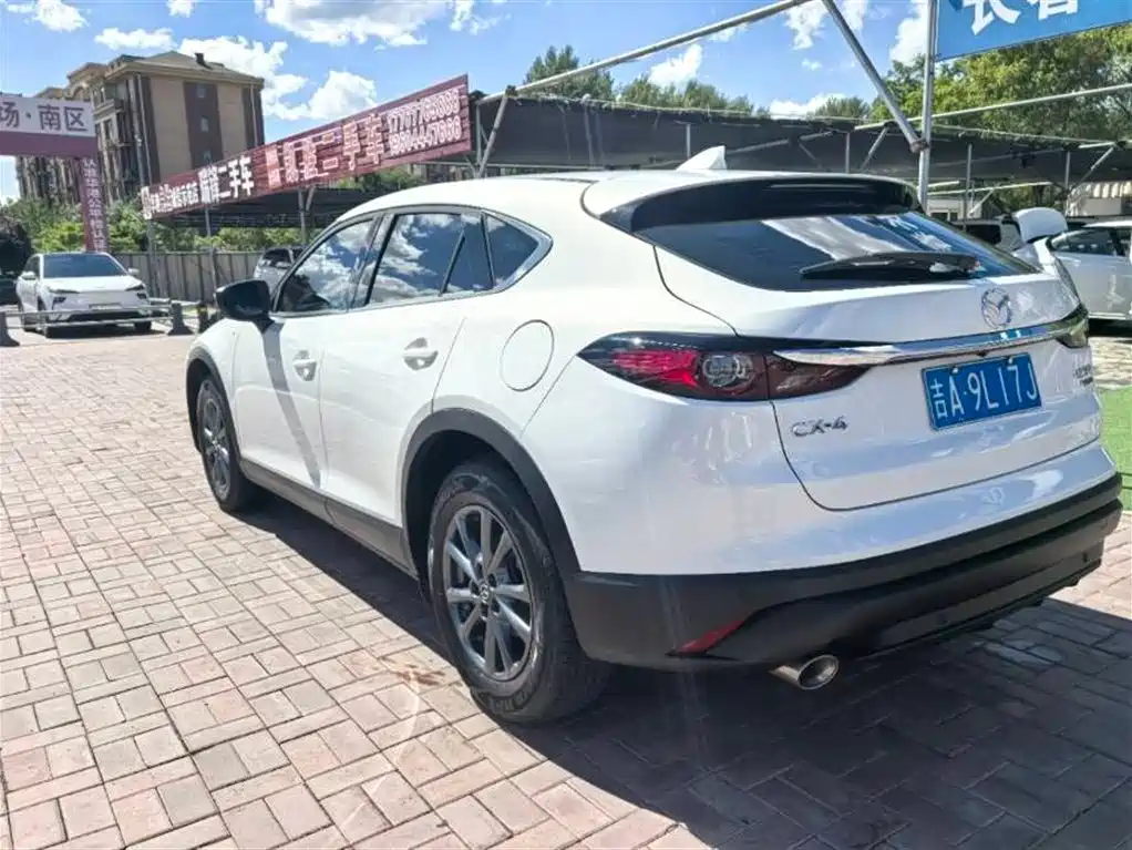 Mazda CX-4 2023