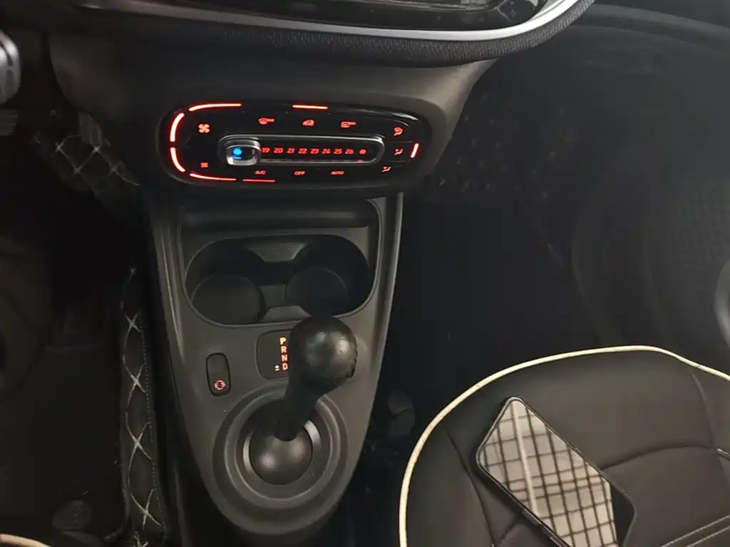 smart fortwo 2018 — фото 14