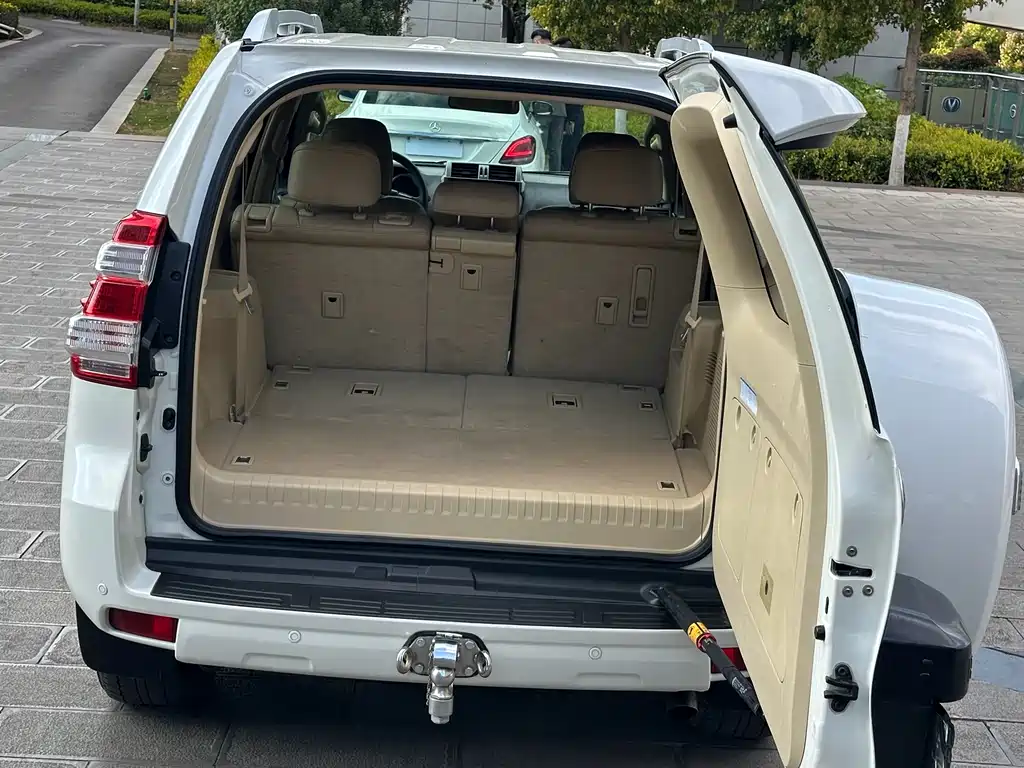 Toyota Prado 2017 — фото 9