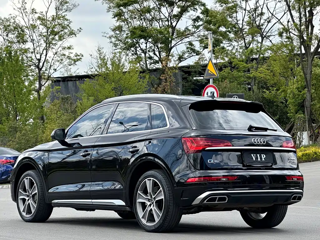 Audi Q5L 2022 — фото 6