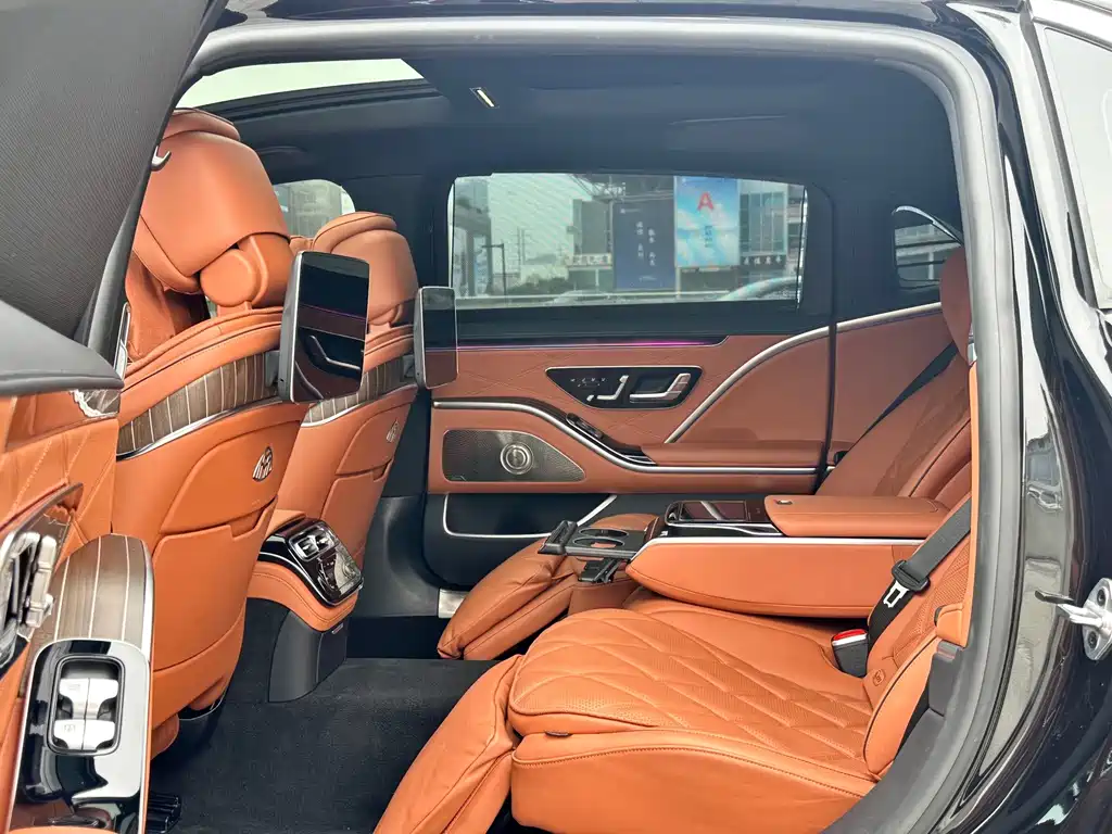 Mercedes-Benz Maybach S-Class 2022 — фото 16
