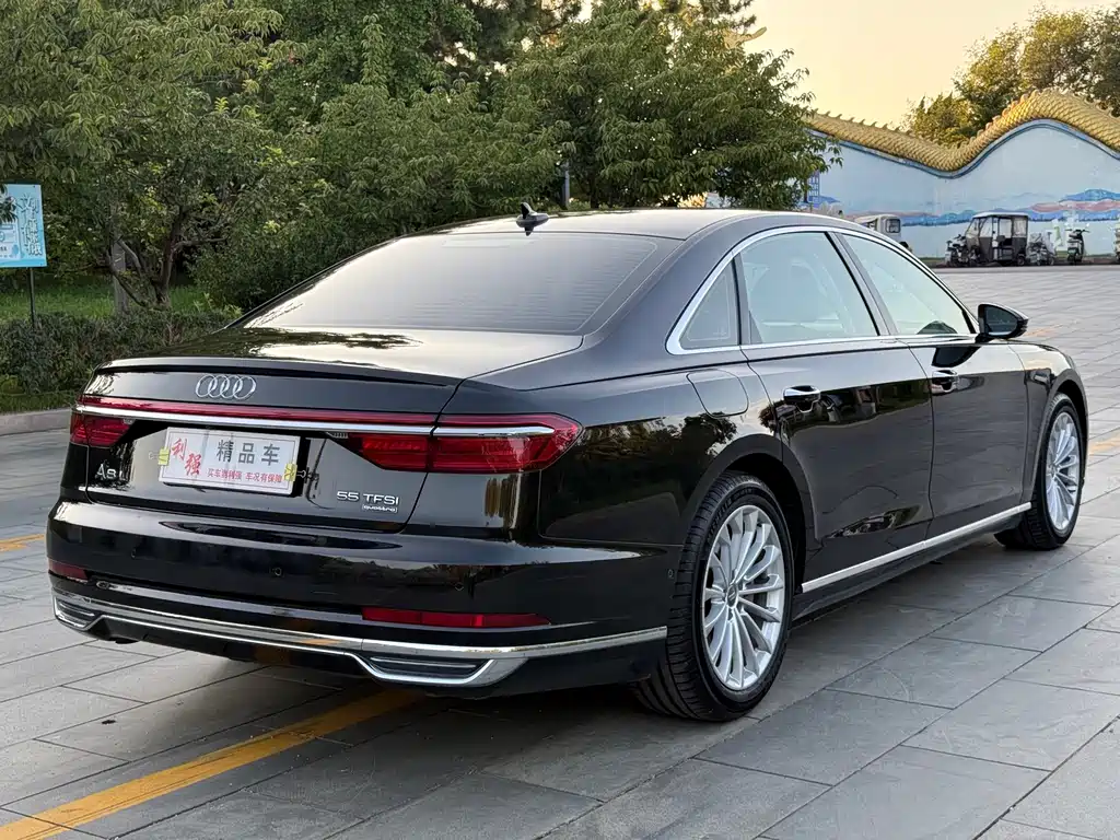 Audi A8 2018 — фото 21