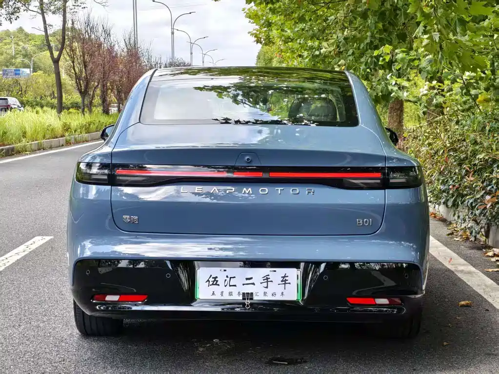 Leapmotor B01 2025 — фото 12