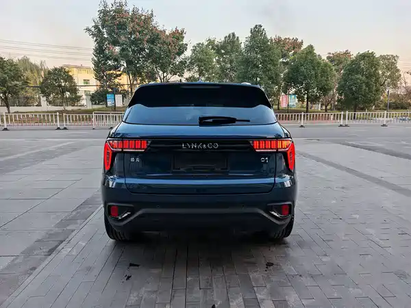 Lynk & Co 01 2019