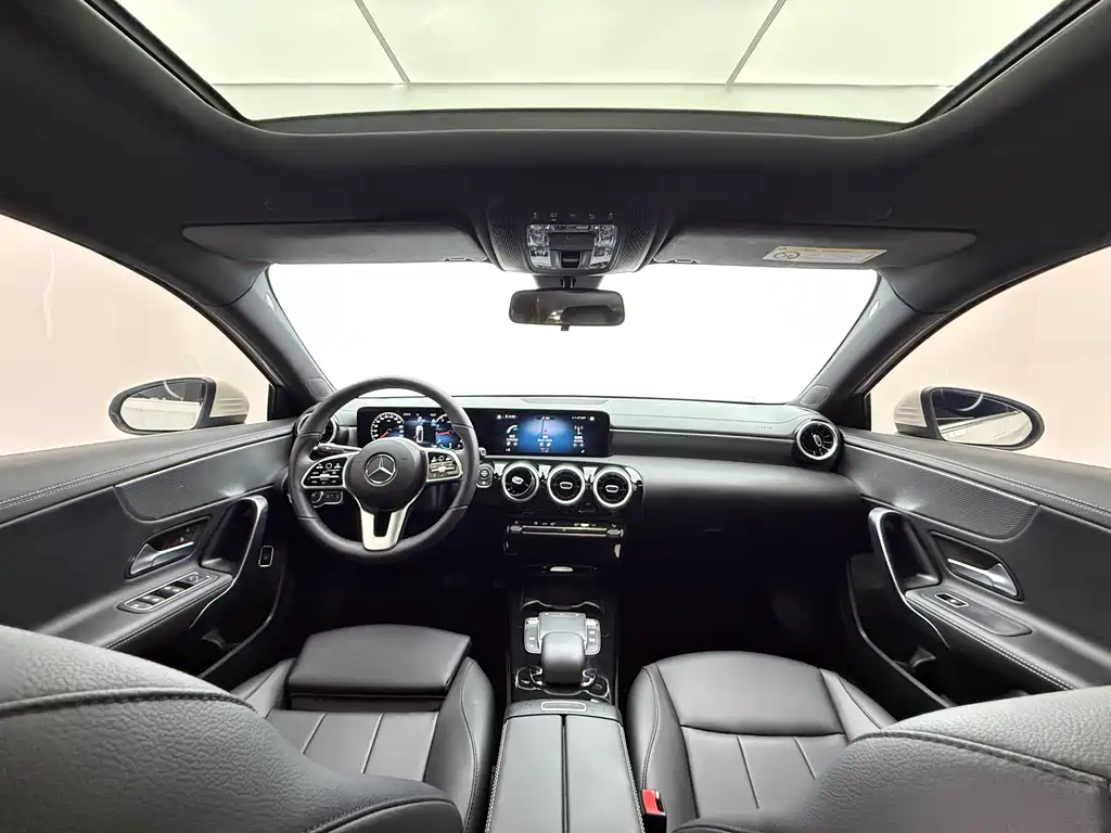 Mercedes-Benz A-Class 2023 — фото 9