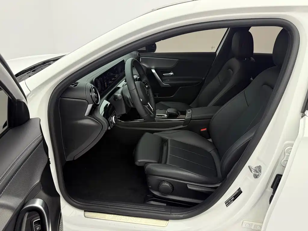 Mercedes-Benz A-Class 2023 — фото 20